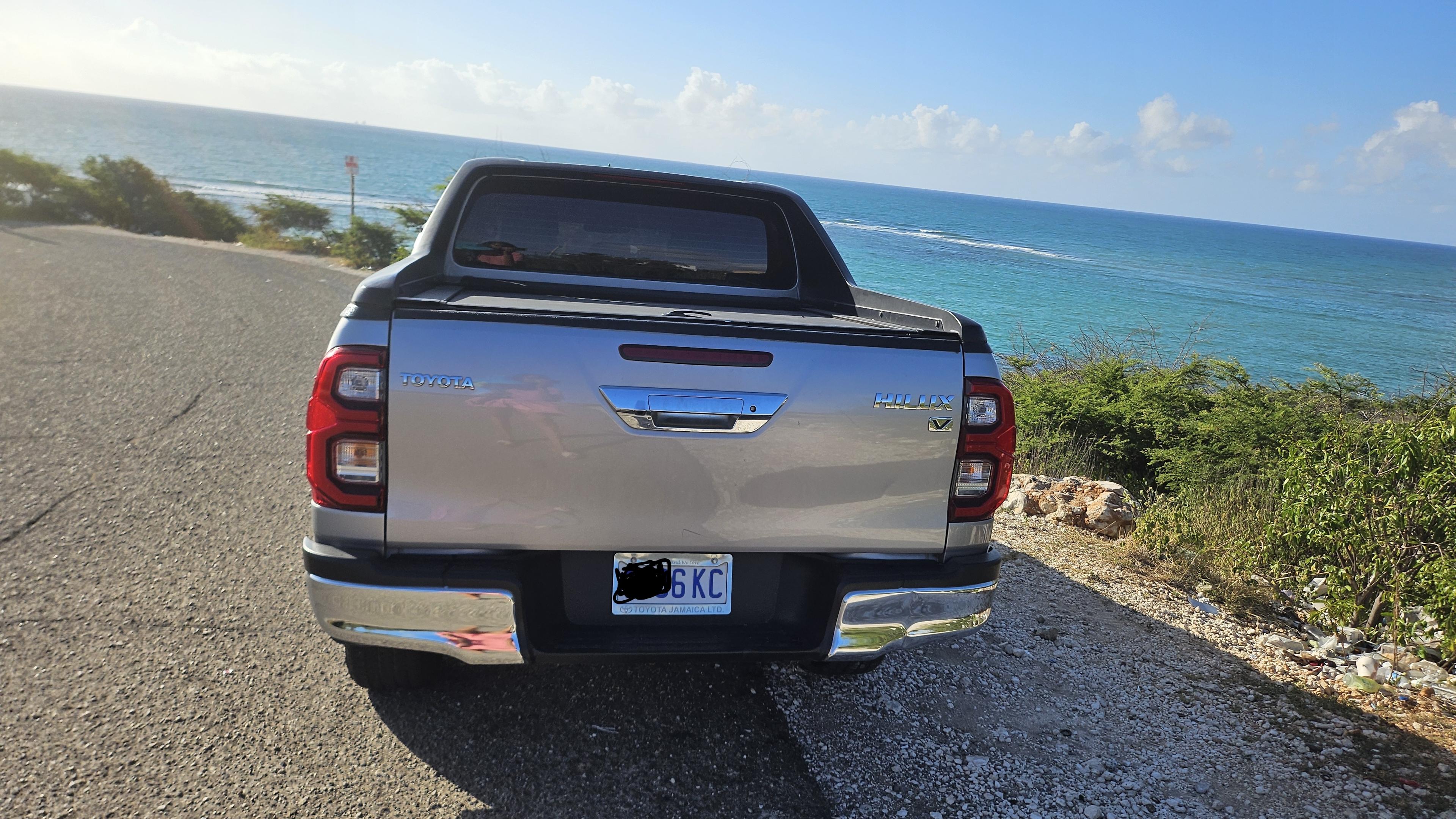 2022 Toyota Hilux V | 44,700KM | 4 Brand New Tyres (Oct 2025)